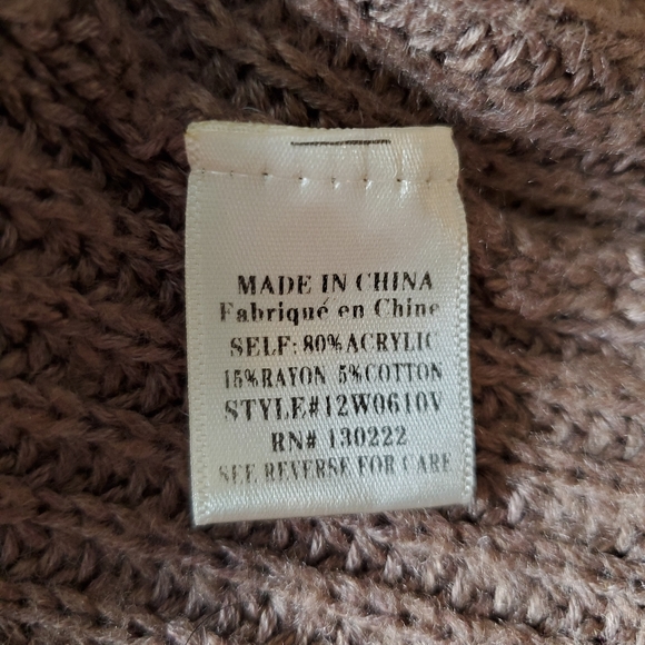 Very J sweater dress with long sleeves. Size small. - Picture 5 of 5